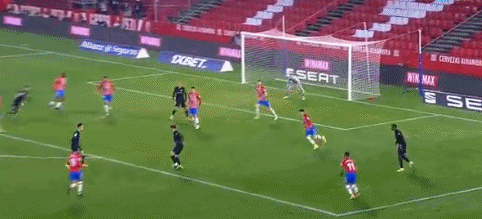 快船中锋变射手轰9记三分，创库里、詹姆斯以来第3人壮举