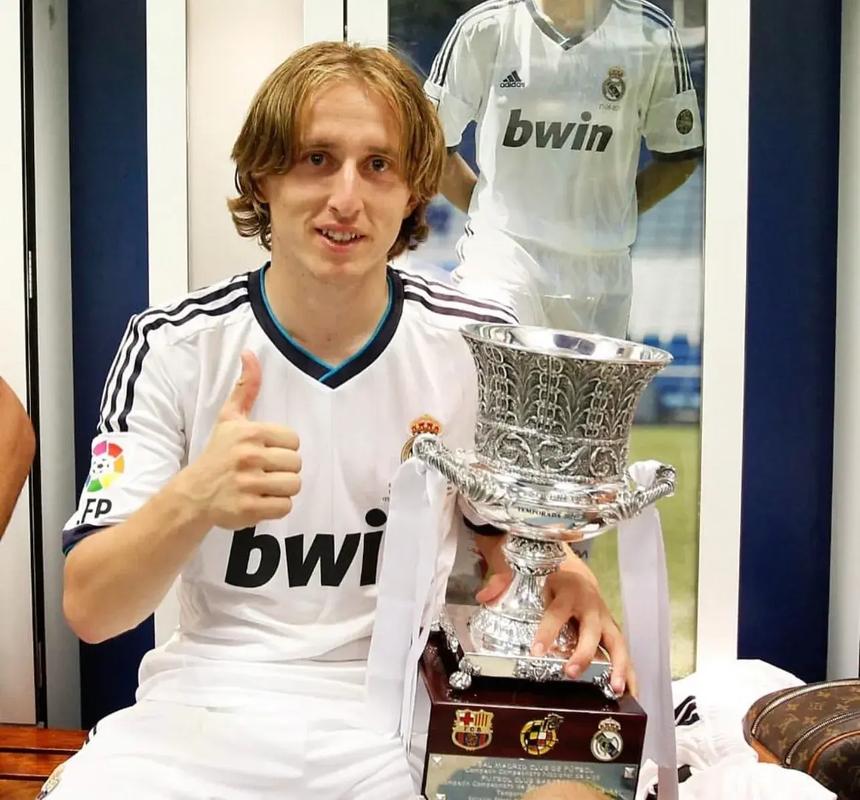 迪马：佛罗伦萨引进利兹联前锋哈里森达原则协议，正敲定最终细节